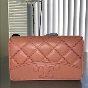 Tory Burch Savanah Chain Wallet (Crossbody)